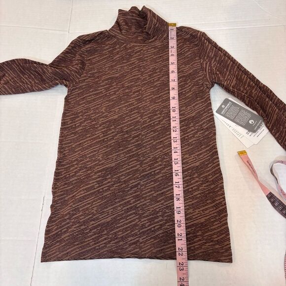 ATHLETA Flurry Seamless Turtleneck NEW with tags Size XS Wren Rustic Beige - Picture 16 of 16